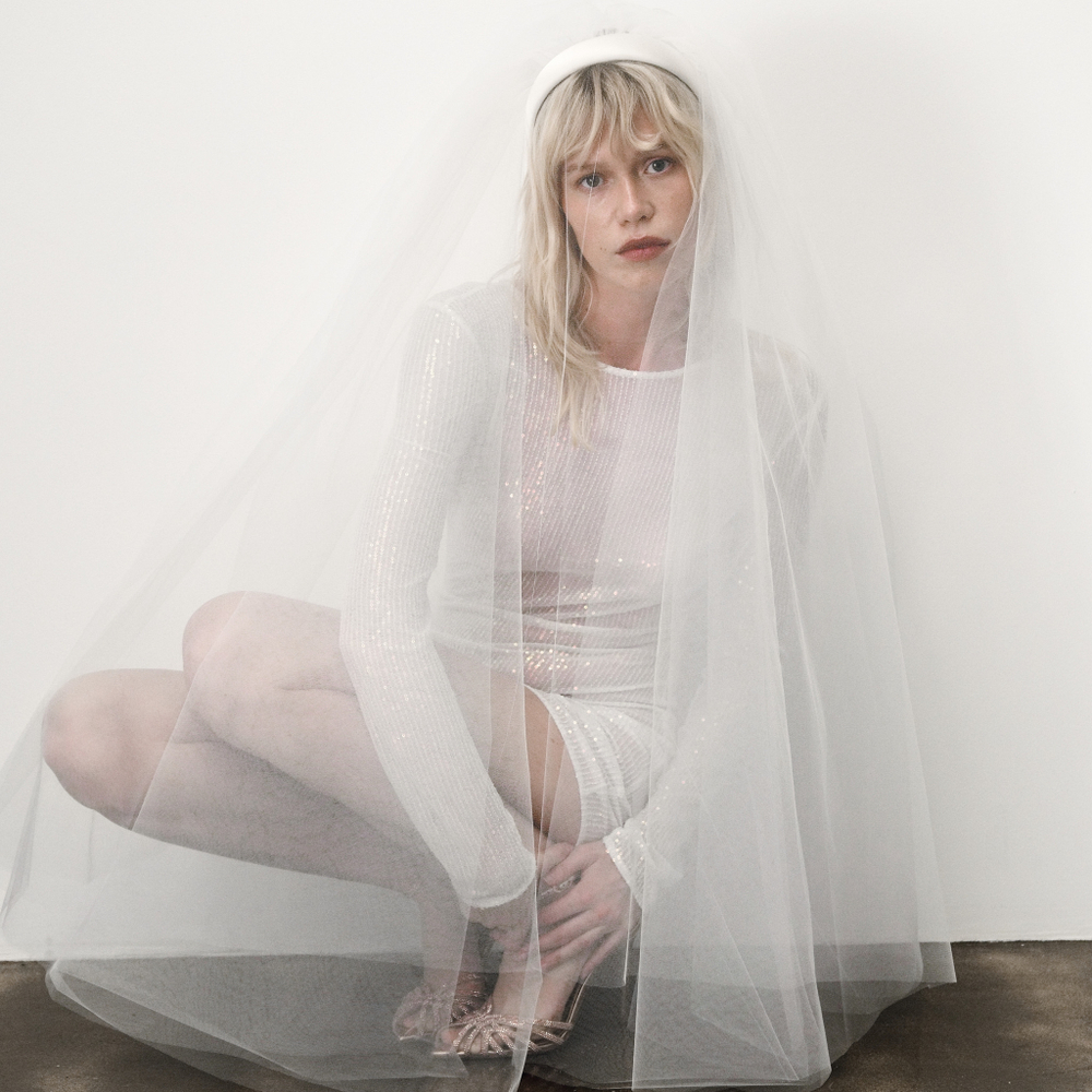 Фата белая на ободке