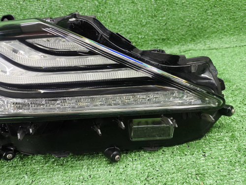 Фара правая Toyota Camry xv70 (2017-2021) LED