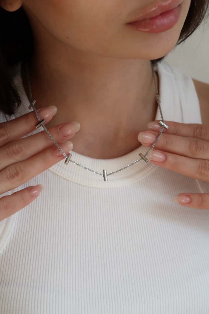 Колье шипы silver