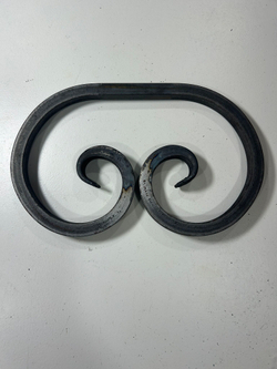 Кованый элемент вензель 150х270мм квадрат полнотелый 14х14мм