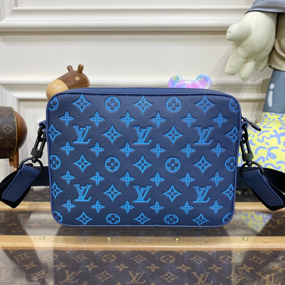 Louis Vuitton Trio Messenger