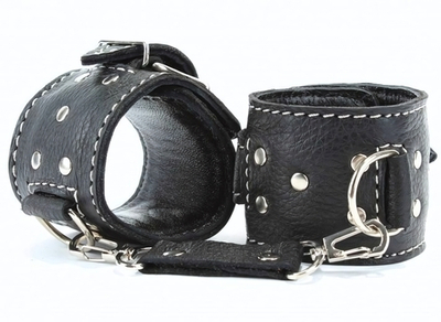 Чёрные кожаные оковы с крупной строчкой (Цвет: черный)