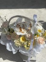 Корзина пасхальная в нежно-розовых оттенках. Кулич 450 гр