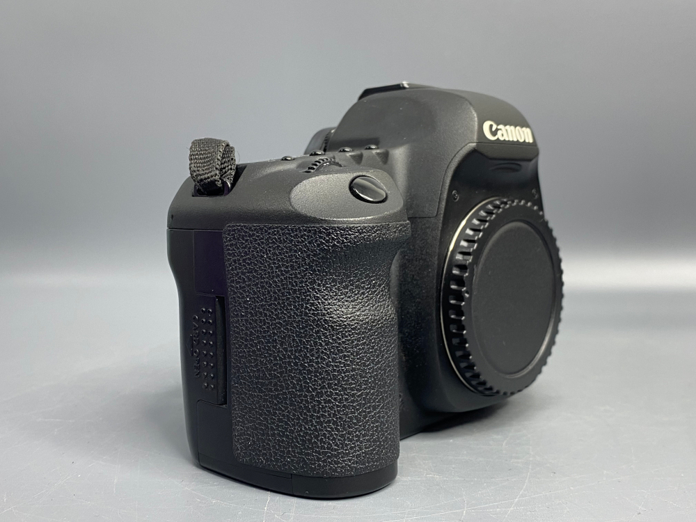 Canon EOS 5D Mark II 31.000 кадров