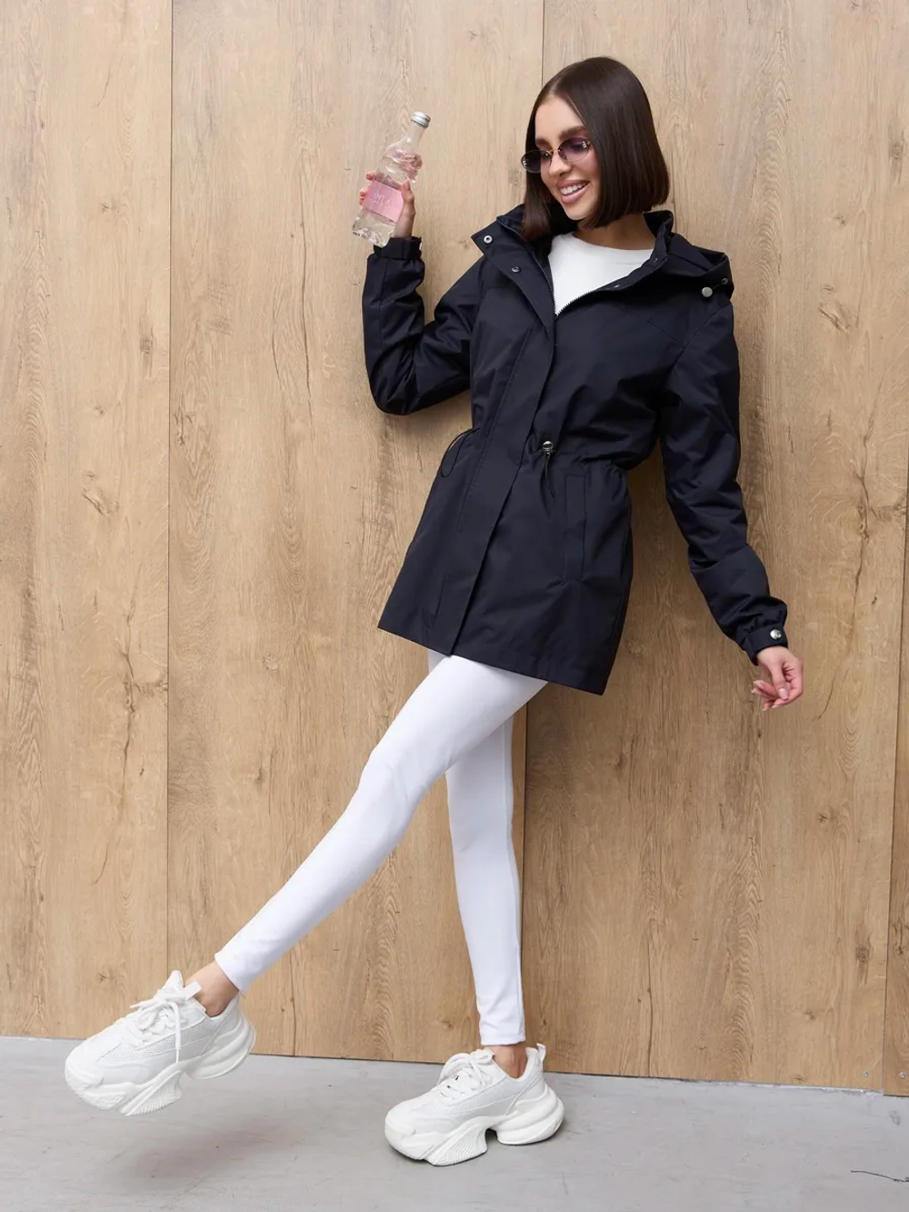 Ветровка с капюшоном удлиненная