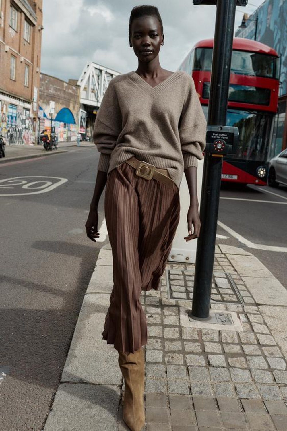 ZARA ПЛИССИРОВАННАЯ ЮБКА-МИДИ ПОД ЗАМШУ С ПОЯСОМ, КОРИЧНЕВЫЙ