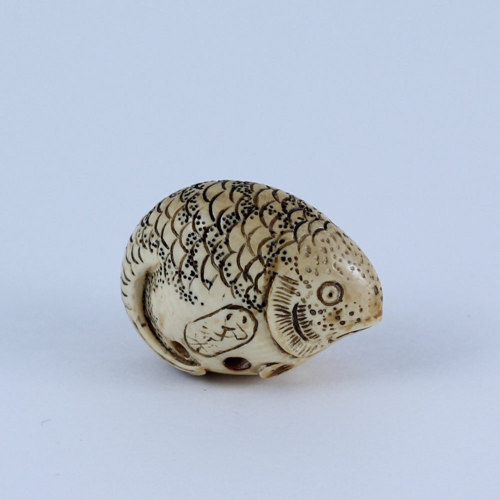 Нэцкэ Священная рыба (мамонт)