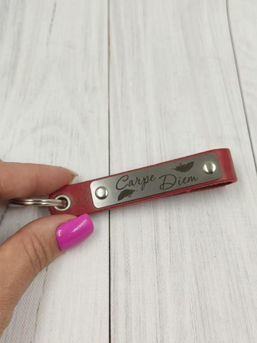 брелок carpe diem
