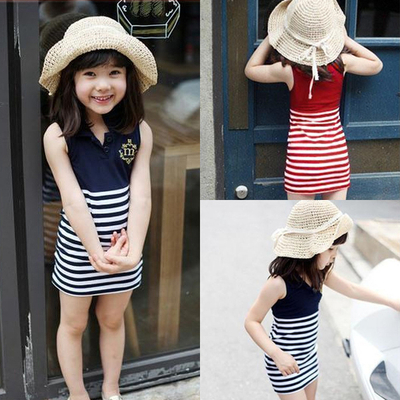 Платье-поло с аппликацией и подолом в полоску