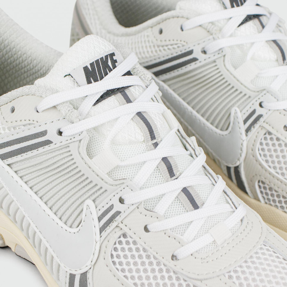 кроссовки Nike Zoom Vomero 5 White / Light Grey HF0731-007