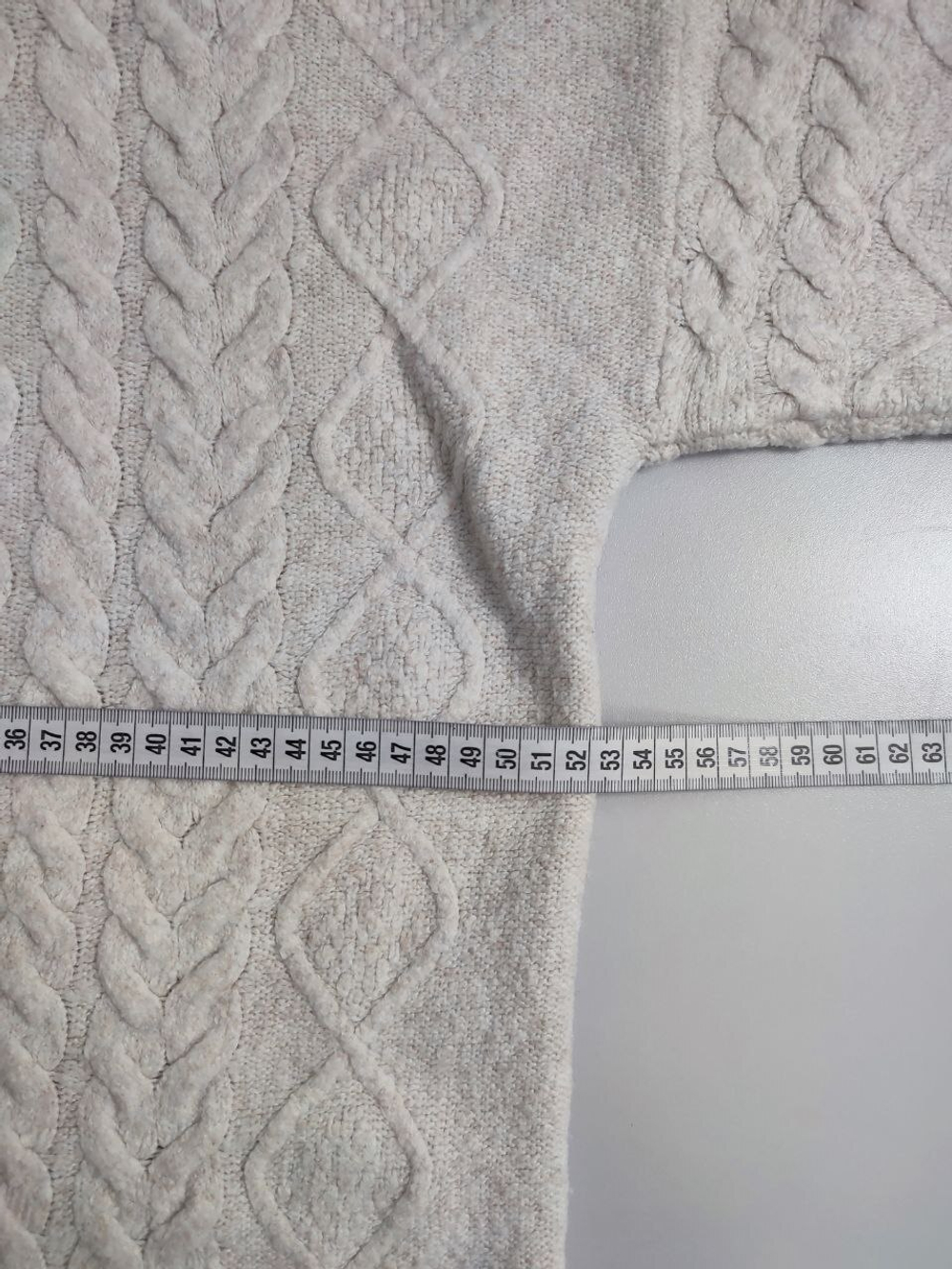 Свитер H&M светлый 42 размер