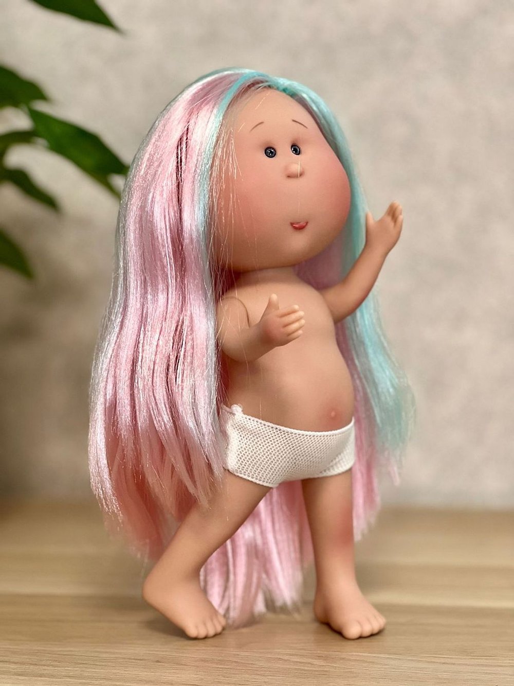 Кукла Nines виниловая 30см MIA без одежды (3000W34)