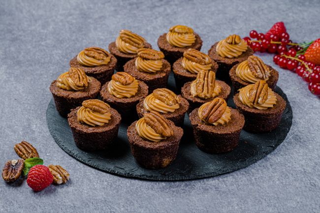 Сет пирожных брауни с  пеканом и карамелью, 15 шт.