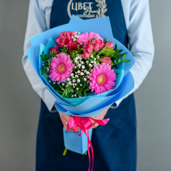 Розовый букет с герберами