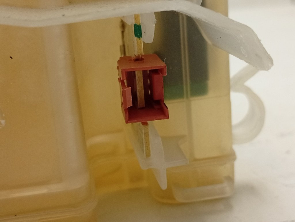 ESL46050 ктп8 Бачок для соли посудомоечных машин Eleсtrolux AEG Zanussi 1174849008 б/у