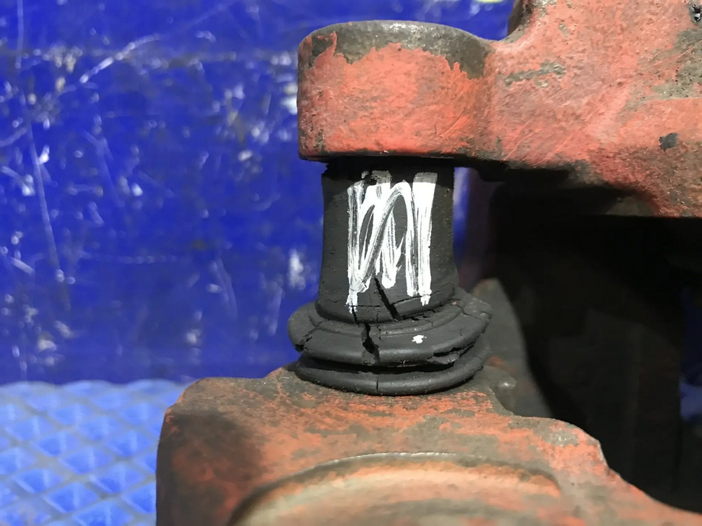 Суппорт тормозной передний левый MAZDA MAZDA6 2003