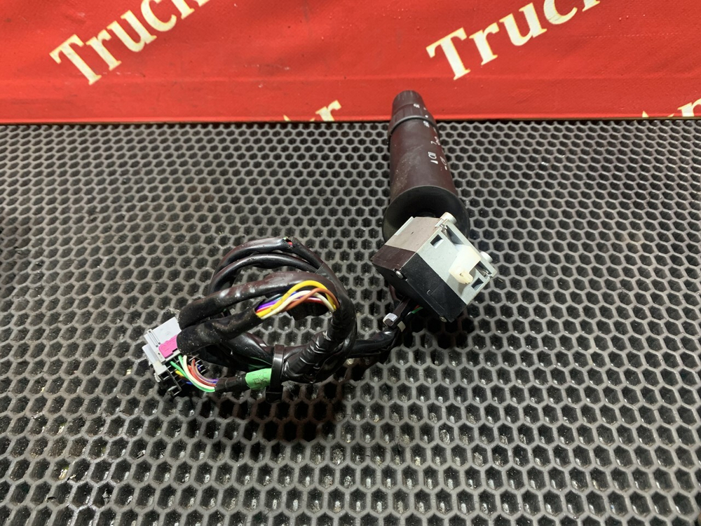 Переключатель подрулевой левый 2023г