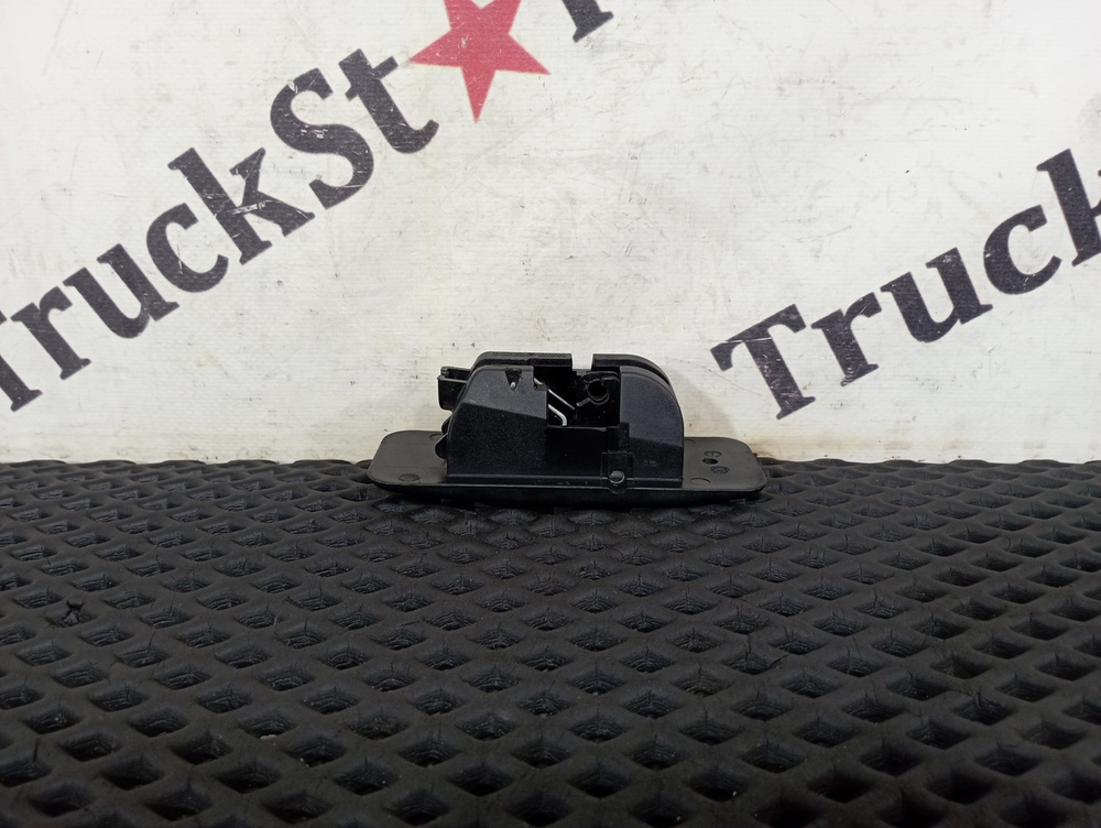 Кнопка инструментального ящика 2023г.