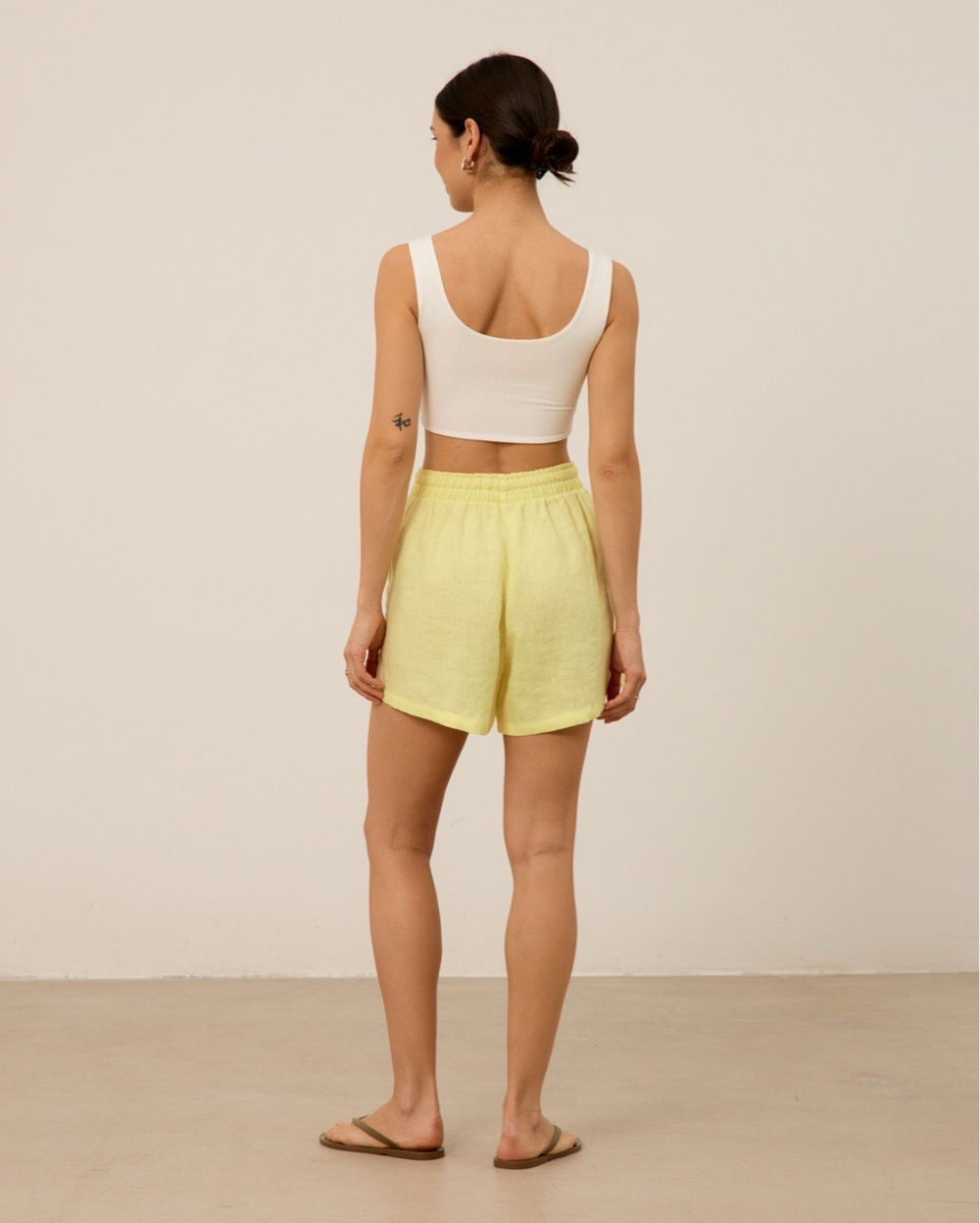 Шорты из 100% льна, лимонные