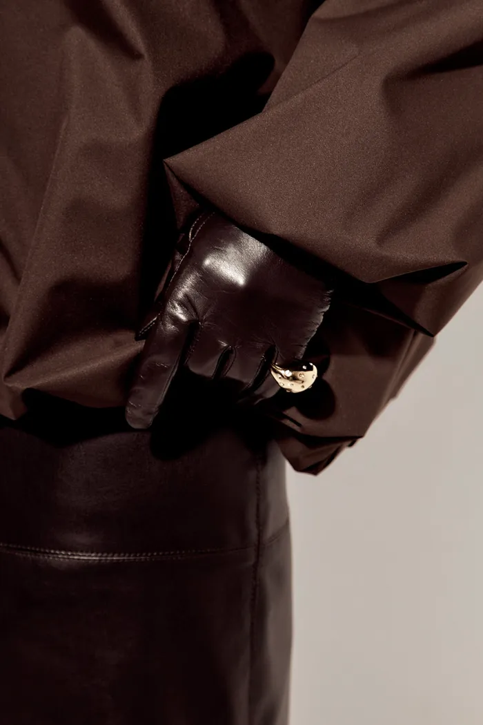 Ветровка О-силуэта с высоким воротом шоколадного цвета