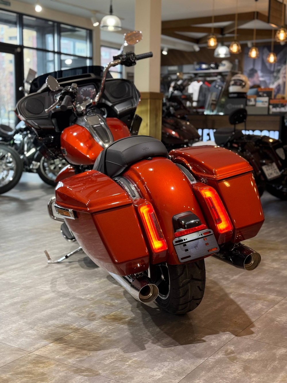 Harley-Davidson ROAD GLIDE 2024 (Whiskey Fire/Chrome)
