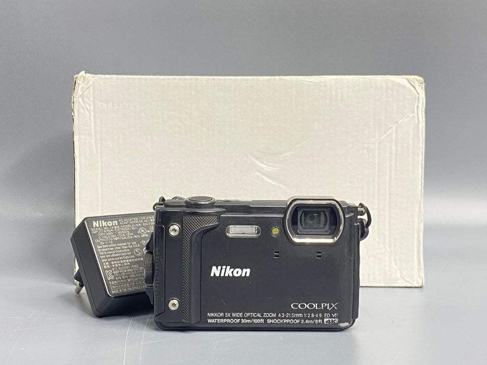 Nikon Coolpix W300