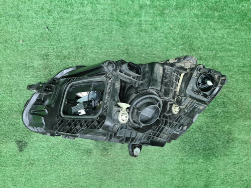 Фара правая Mercedes C w205 (2018-2023) LED