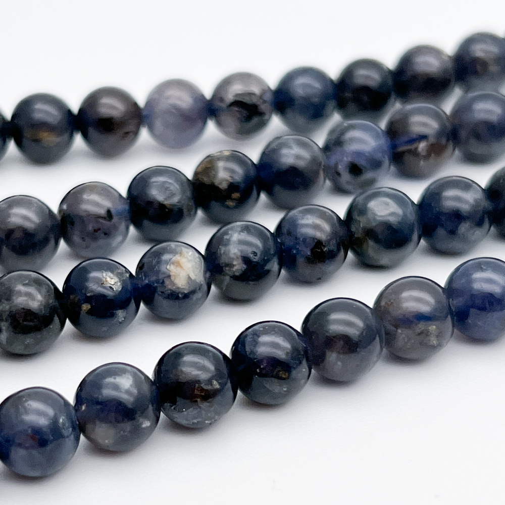 Иолит (кордиерит), диаметр около 7,8-8,1 мм, цена за 12 шт (1/4 нити)