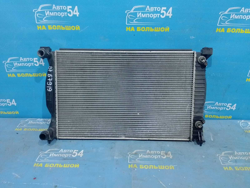 Радиатор двигателя AUDI A4 2005-2008