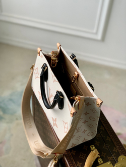 Louis Vuitton Onthego PM