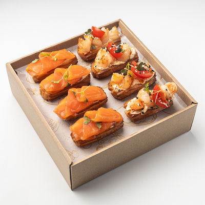 Сет мини-эклеров с семгой и креветками