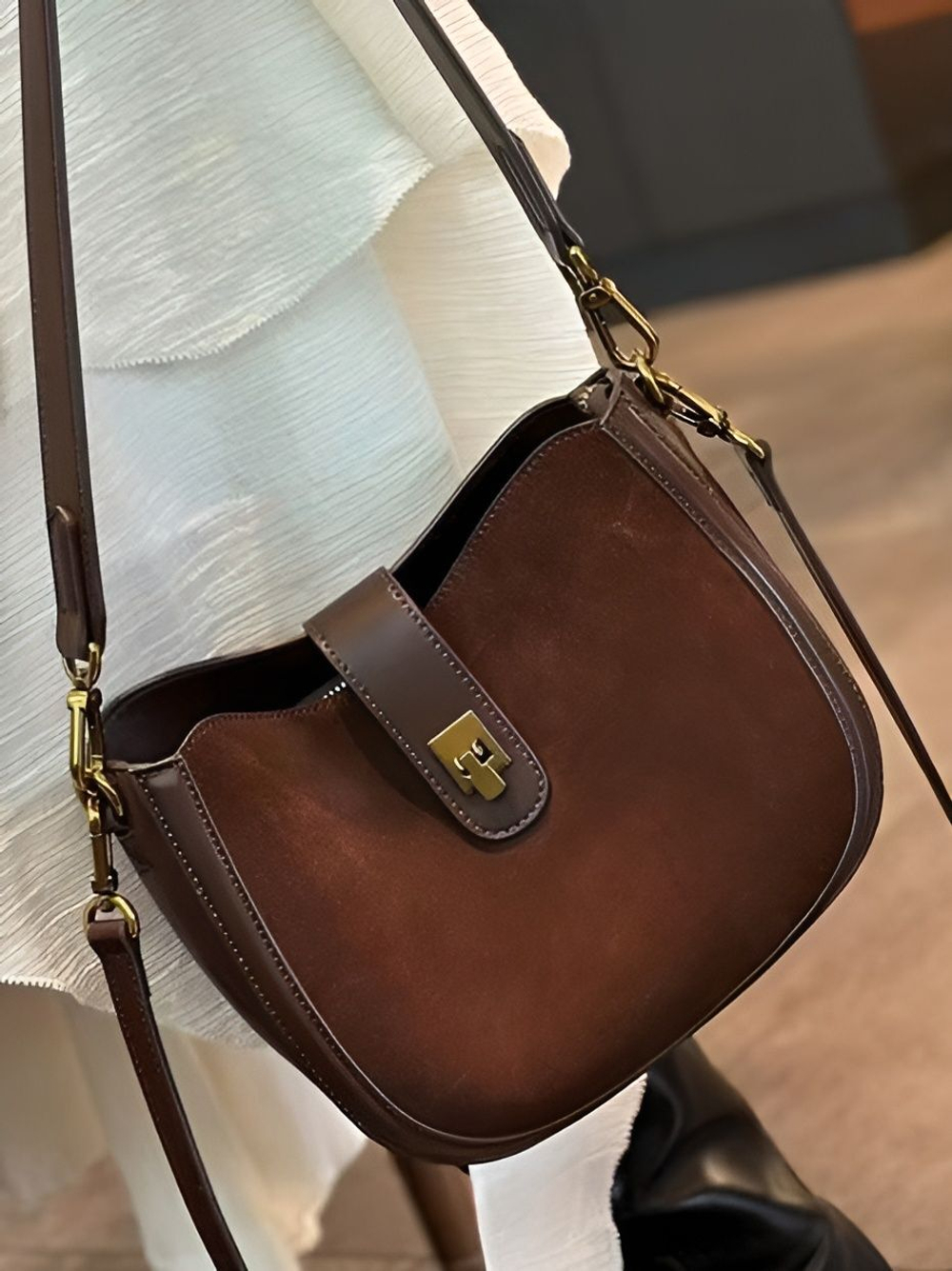 женская сумка на плечо из натуральной кожи