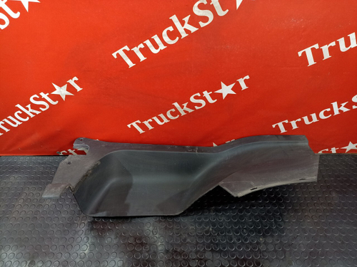 Накладка на подножку левая