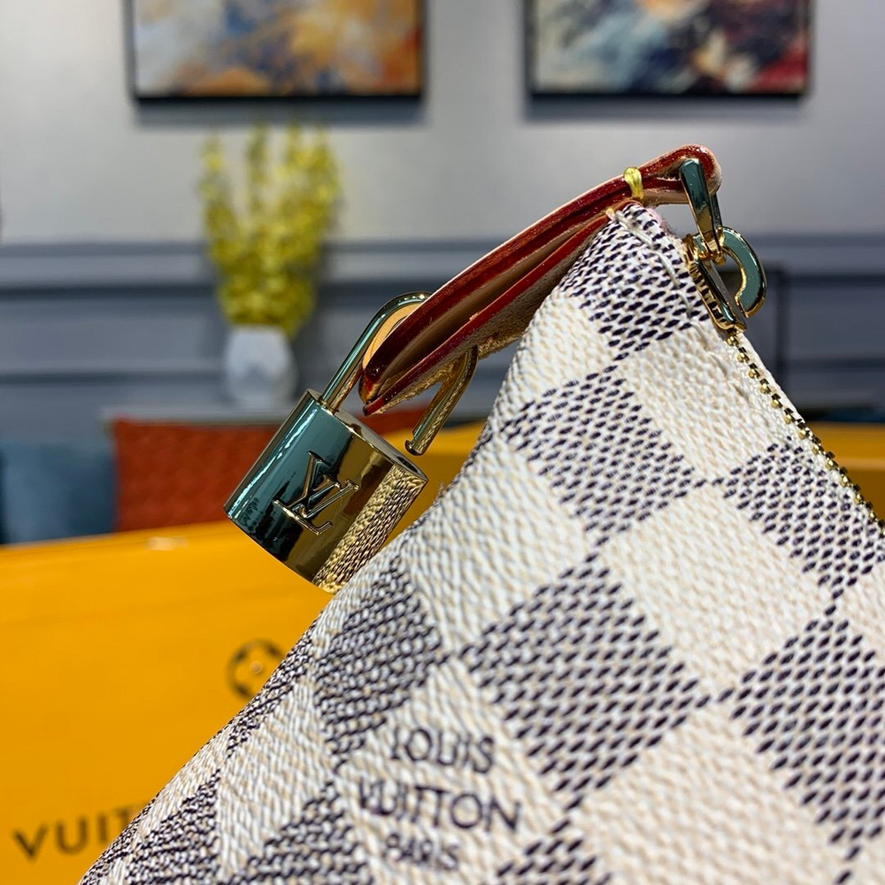 Louis Vuitton Iena MM