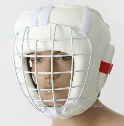 Шлем с металлической решеткой для каратэ