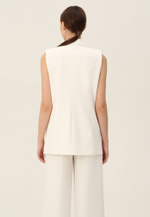 Жилет двубортный объемный