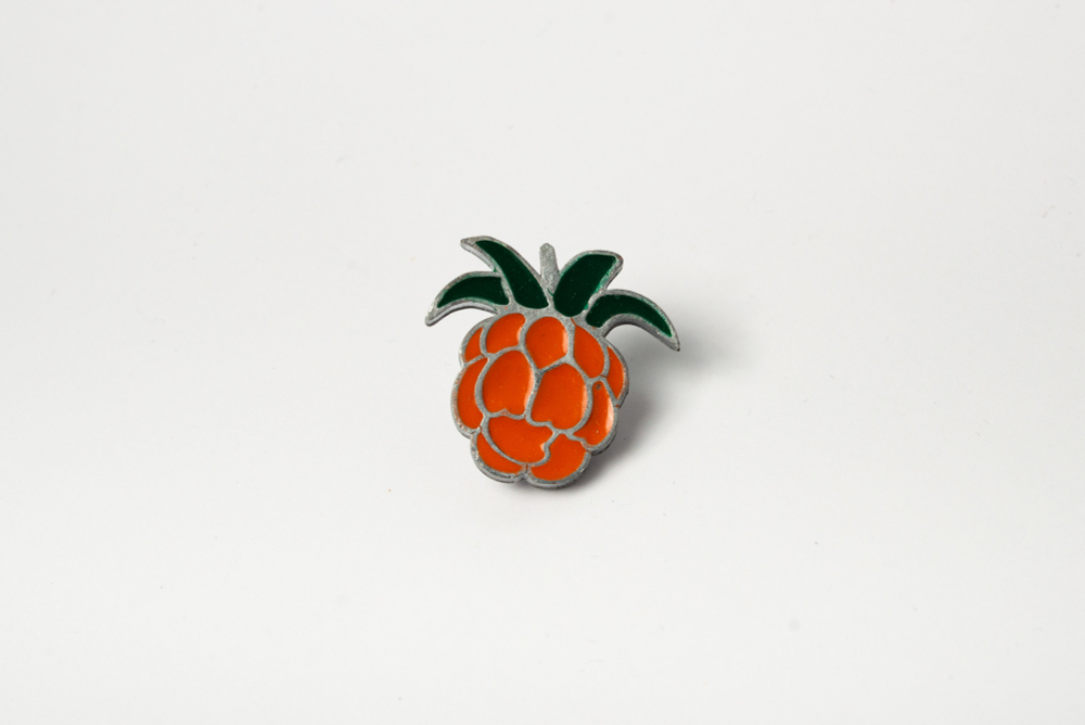 Металлический значок «Морошка»