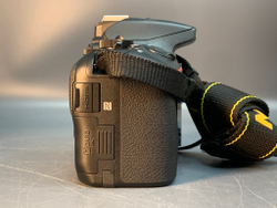 Nikon D5600 kit 18-55mm, 4400 кадров
