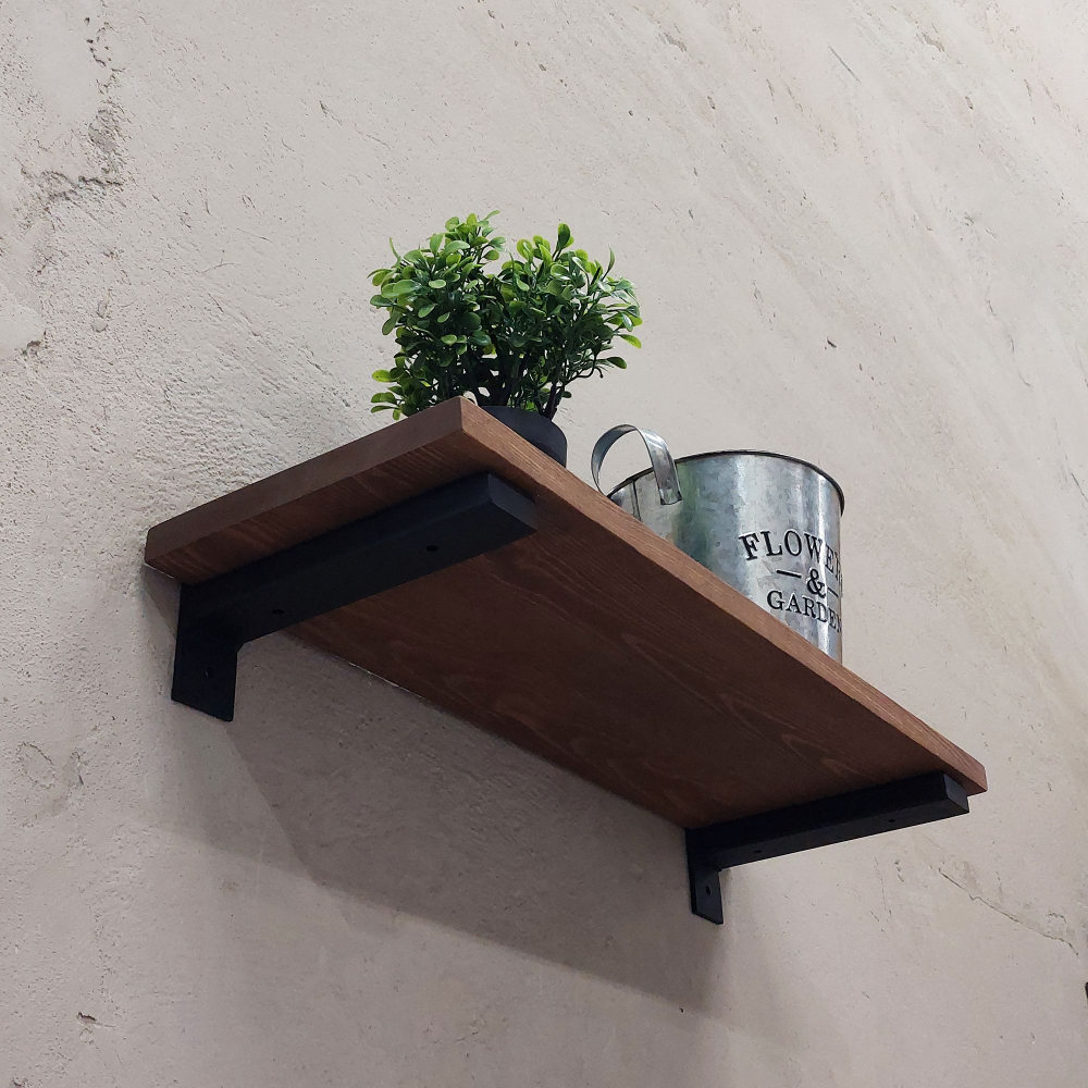 Настенные полки из натурального дерева в стиле Лофт