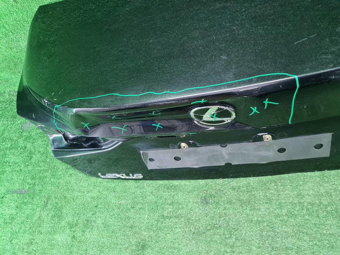 Крышка багажника Lexus ES 7 (2018-н.в.)