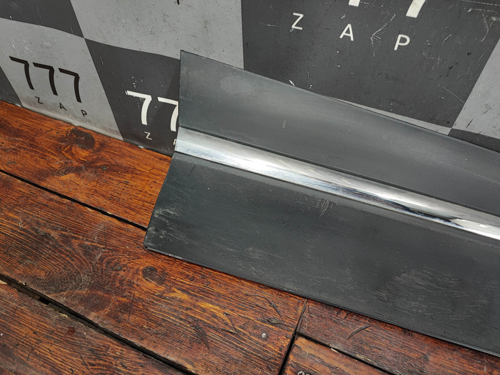 Накладка двери передней правой Renault Kaptur 16-22 Б/У Оригинал 808201805R