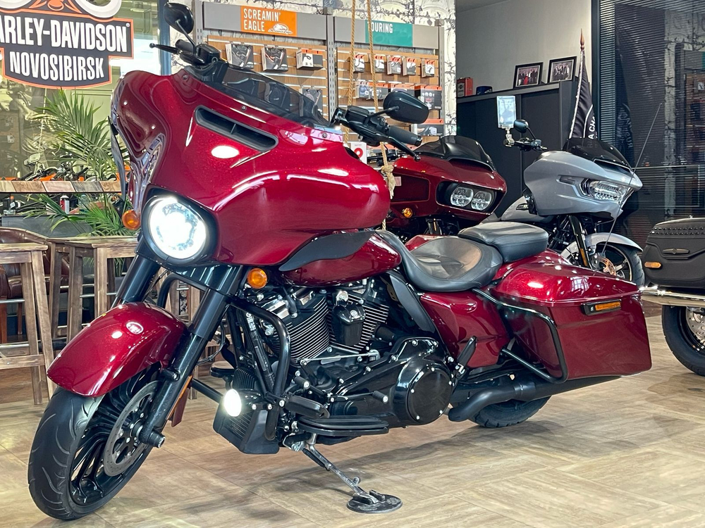 Harley-Davidson Street Glide, 2019 (Hard Candy Customs)