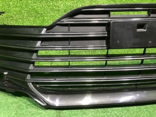 Решетка переднего бампера Toyota Camry XV70 (2020-н.в.)