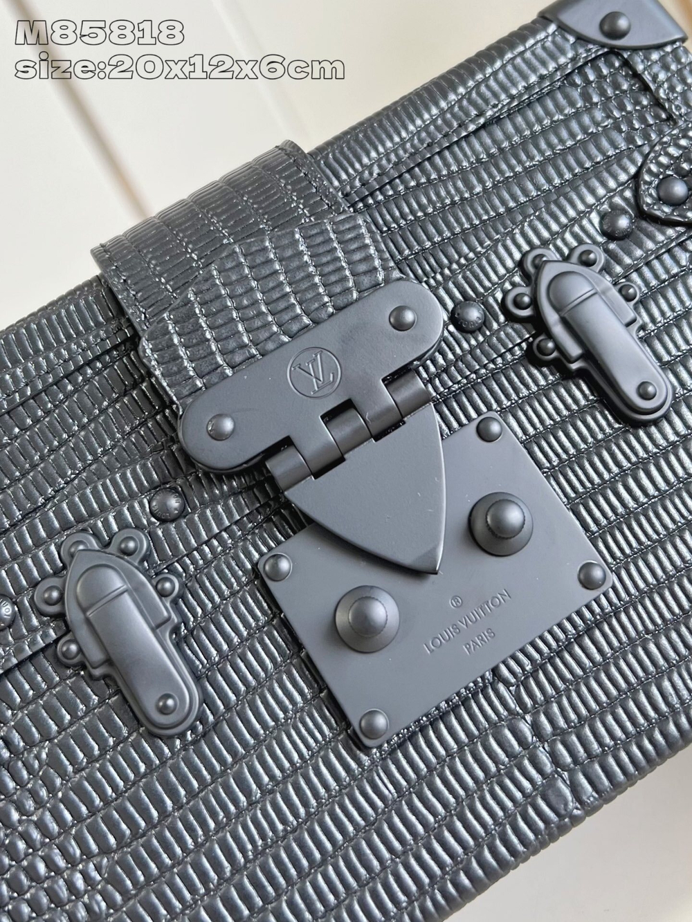 Louis Vuitton Petite Malle