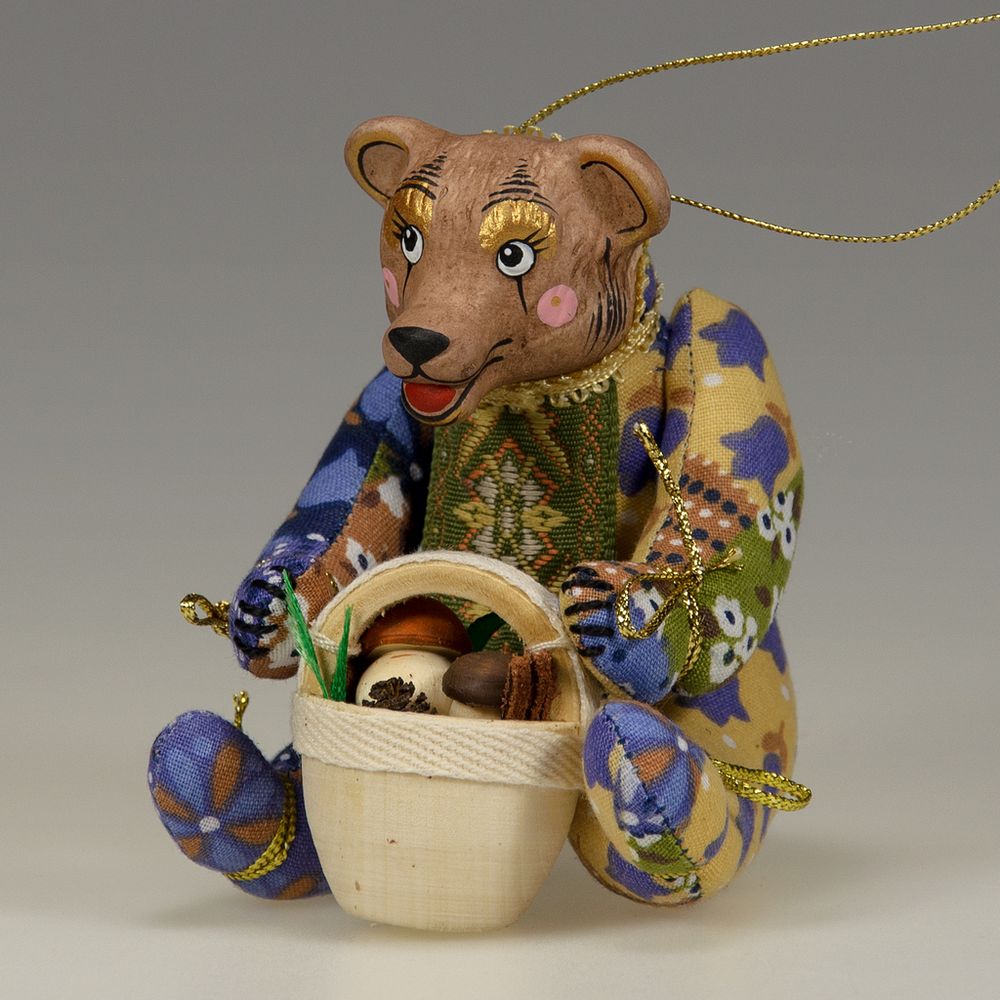 Ёлочная игрушка Медвежонок с корзинкой