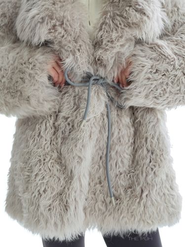 Серая шуба из овчины калган