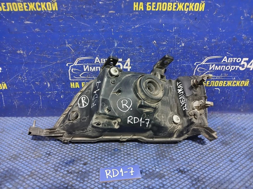 Фара передняя правая Honda CR-V 1996