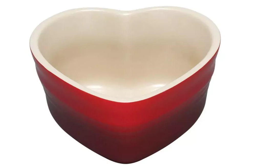 Le Creuset - Форма для выпечки Сердце 280мл, вишня / артикул   910029-2606  / GTIN 024147913412