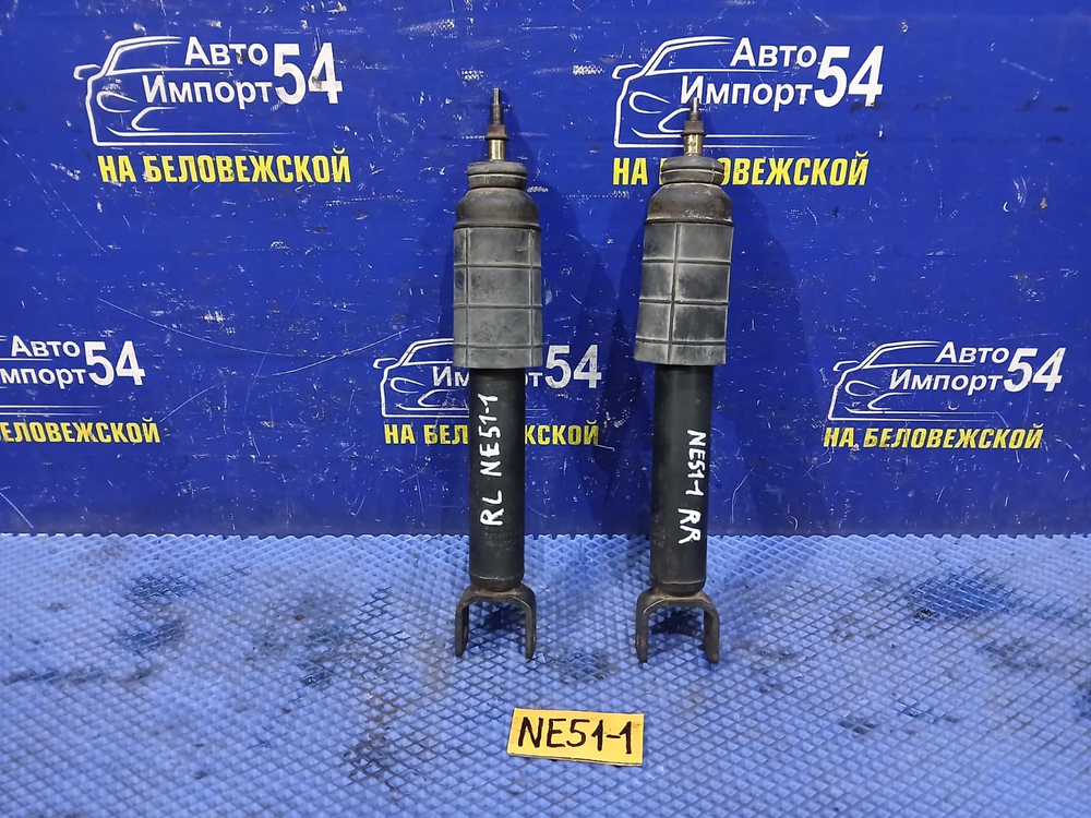 Амортизатор задний NISSAN ELGRAND 2005