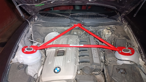 Распорка передних стоек треугольная (цельная) BMW Z4 E85, E86 рестайлинг с N52 (ПОД ЗАКАЗ)